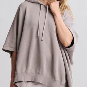 New, Barefoot Dreams The California Cozy